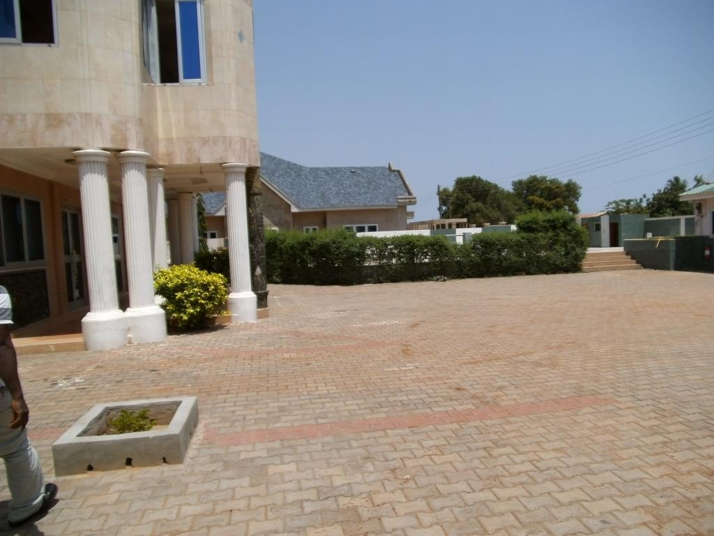 Pemicsa Hotel Accra Spintex Ngoại thất bức ảnh